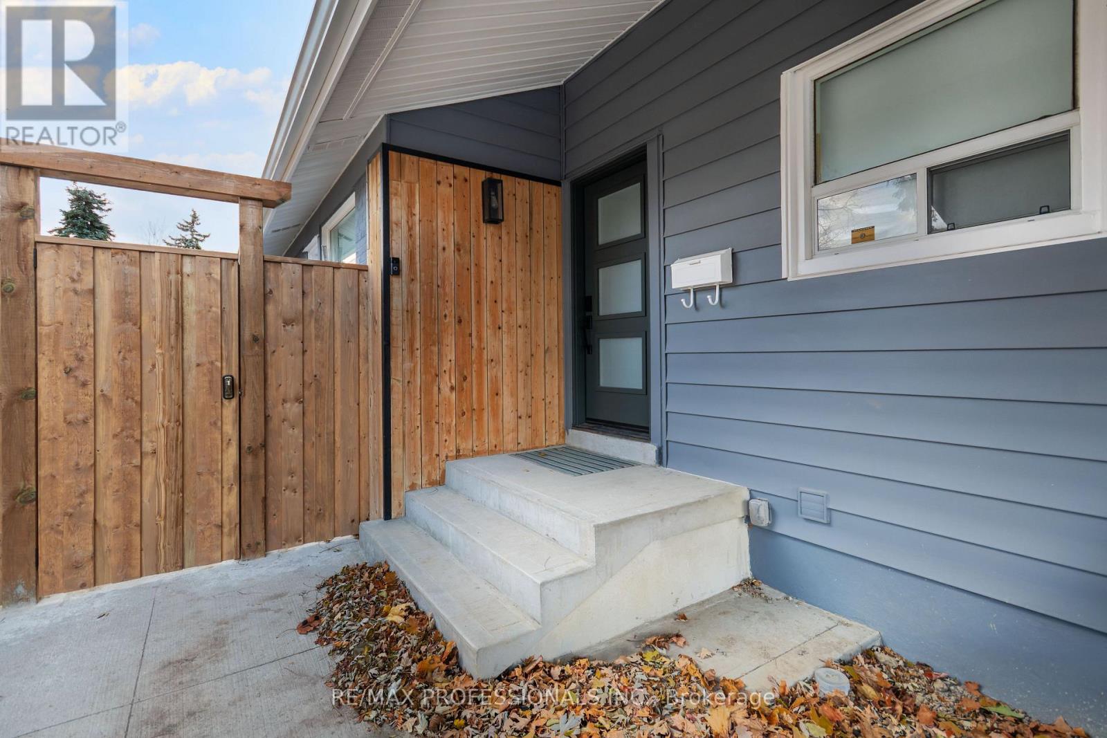 3 Eriksdale Road, Toronto, Ontario  M9C 2B5 - Photo 5 - W12571808