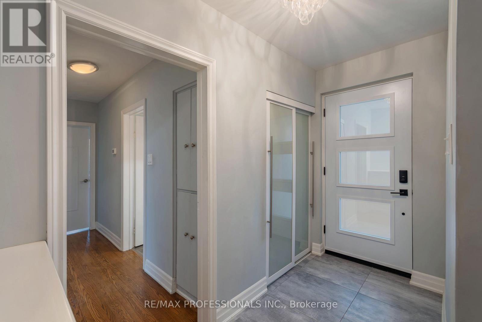 3 Eriksdale Road, Toronto, Ontario  M9C 2B5 - Photo 6 - W12571808