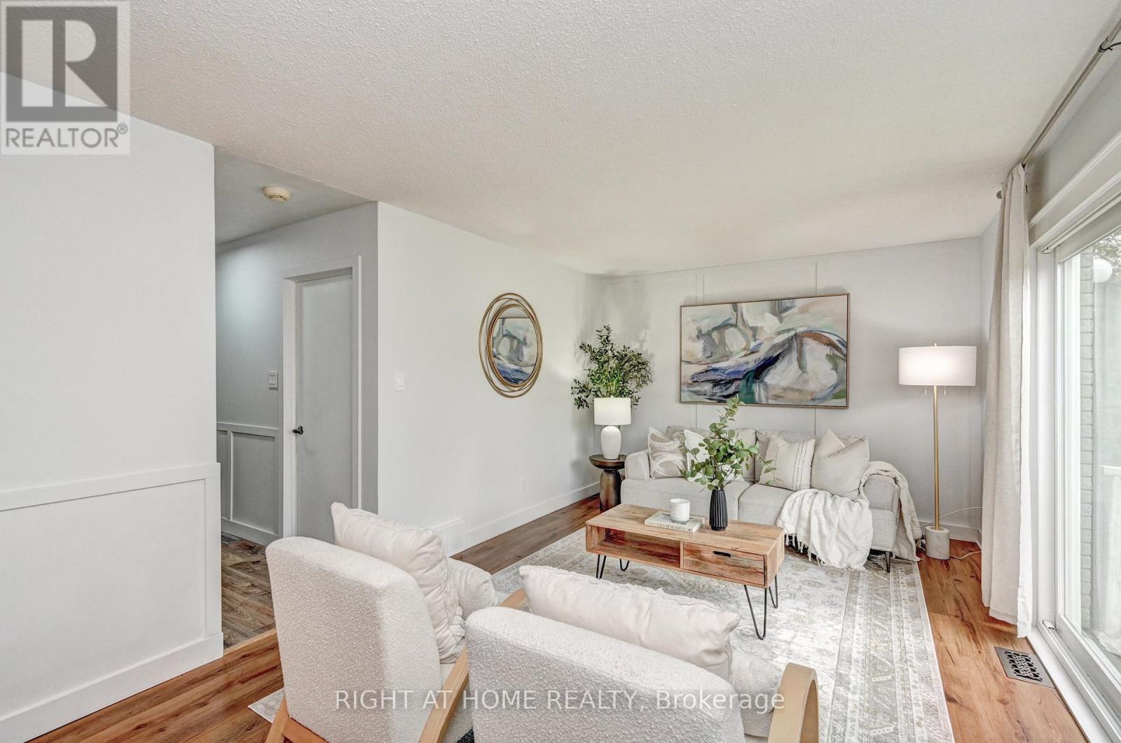 39 Southwood Drive, Kitchener, Ontario  N2E 2E6 - Photo 12 - X12584358