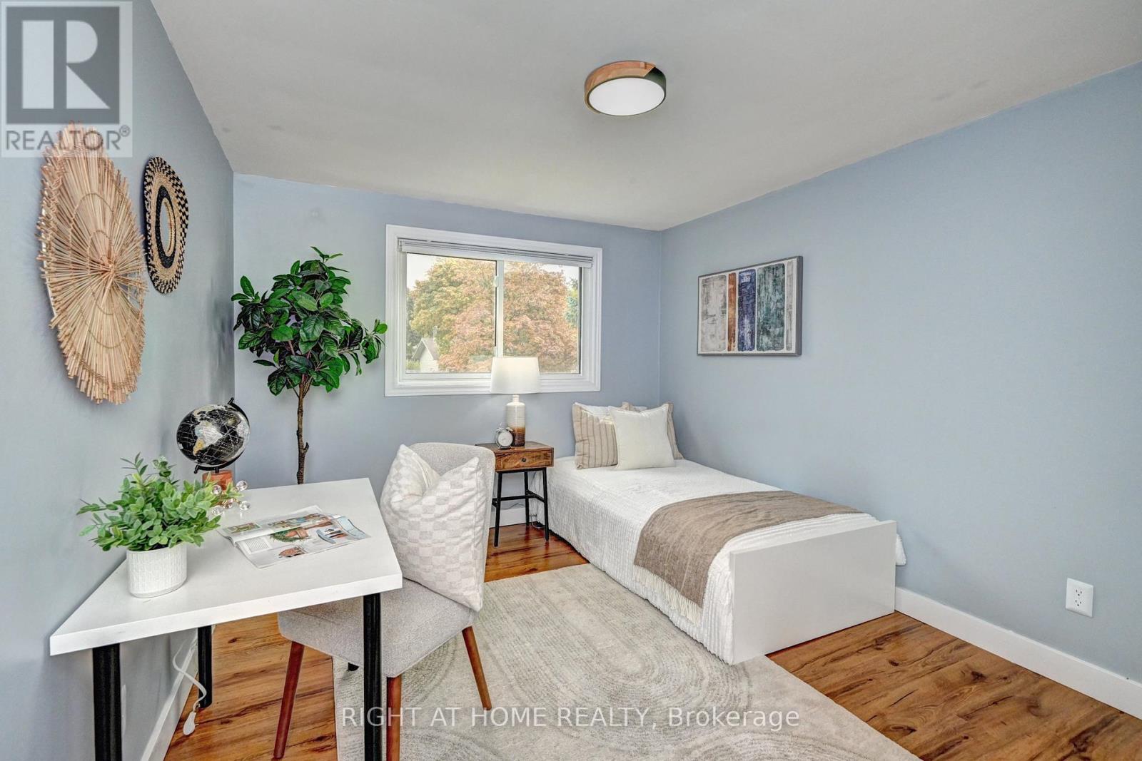 39 Southwood Drive, Kitchener, Ontario  N2E 2E6 - Photo 31 - X12584358