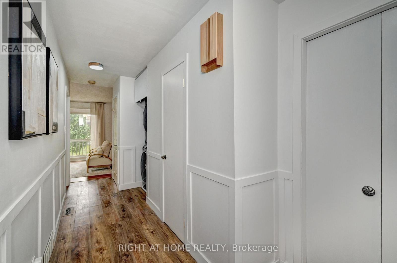 39 Southwood Drive, Kitchener, Ontario  N2E 2E6 - Photo 4 - X12584358