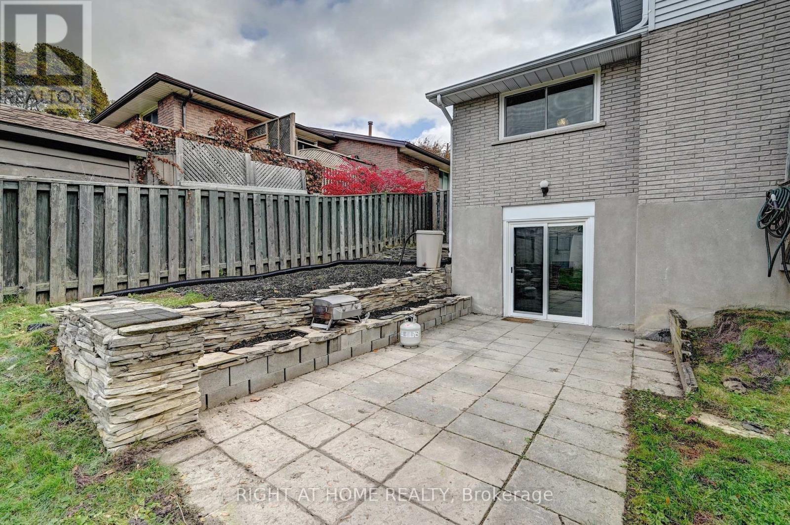 39 Southwood Drive, Kitchener, Ontario  N2E 2E6 - Photo 44 - X12584358