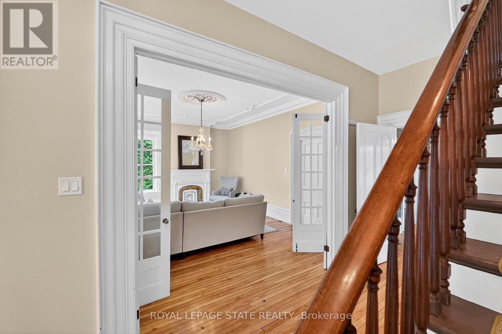 262 Main Street W, Grimsby, Ontario  L3M 1S4 - Photo 6 - X12584364