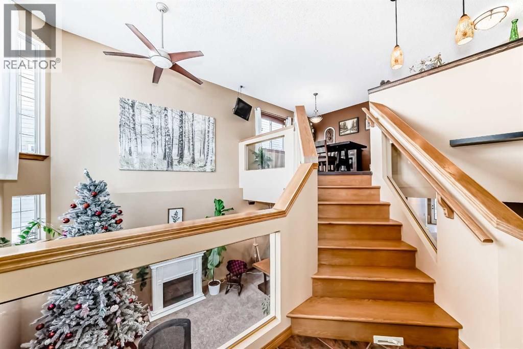 203 Hidden Spring Green Nw, Calgary, Alberta  T3A 5N4 - Photo 4 - A2272070