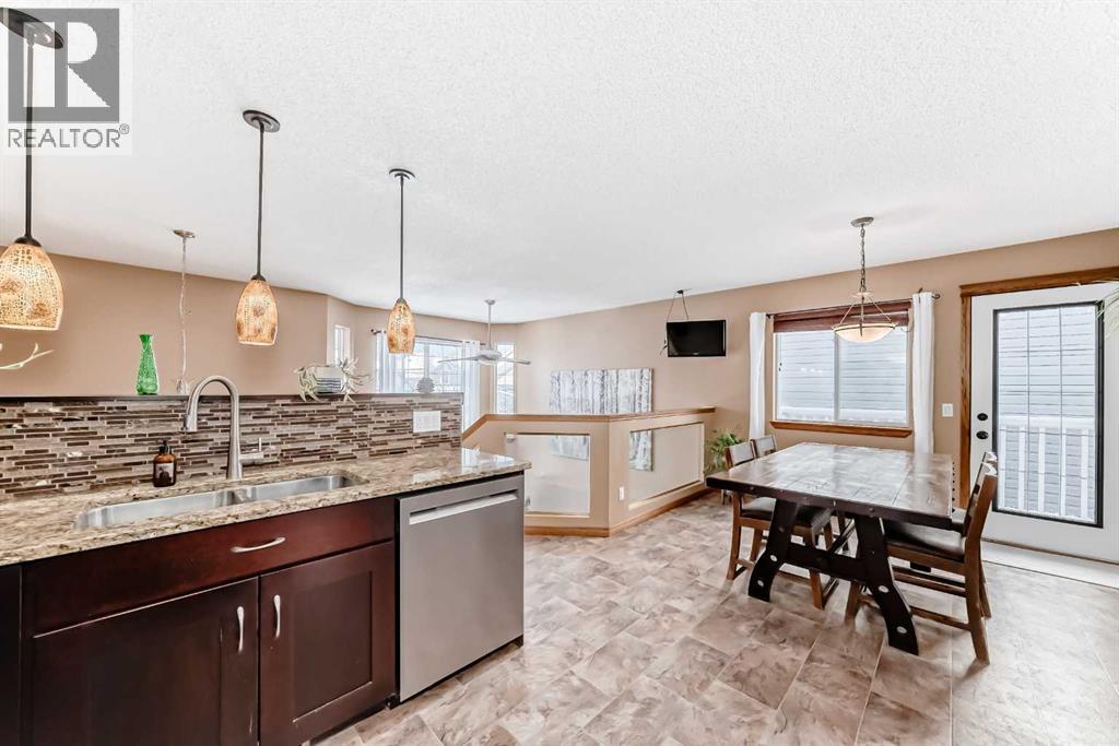 203 Hidden Spring Green Nw, Calgary, Alberta  T3A 5N4 - Photo 8 - A2272070