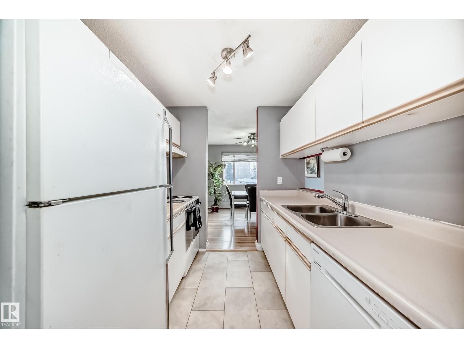 #239 10636 120 St Nw, Edmonton, Alberta  T5H 4L5 - Photo 3 - E4466944