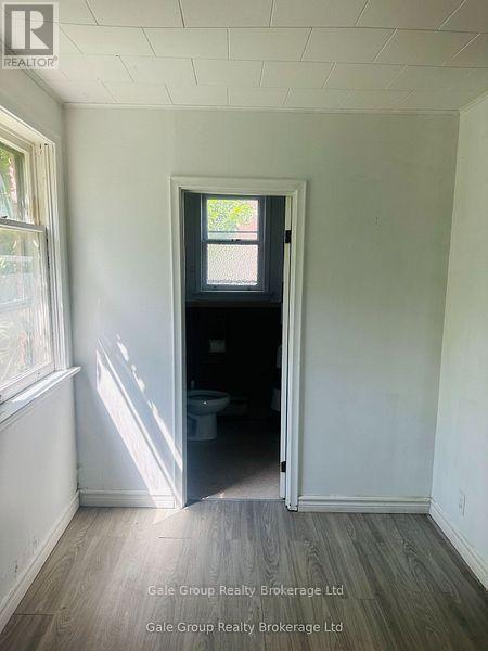 Unit 2 - 406 Simcoe Street, Woodstock, Ontario  N4S 1J7 - Photo 3 - X12584404