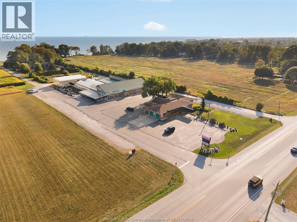 MLS# 25030751: 585 SEACLIFF DRIVE, Kingsville, Canada