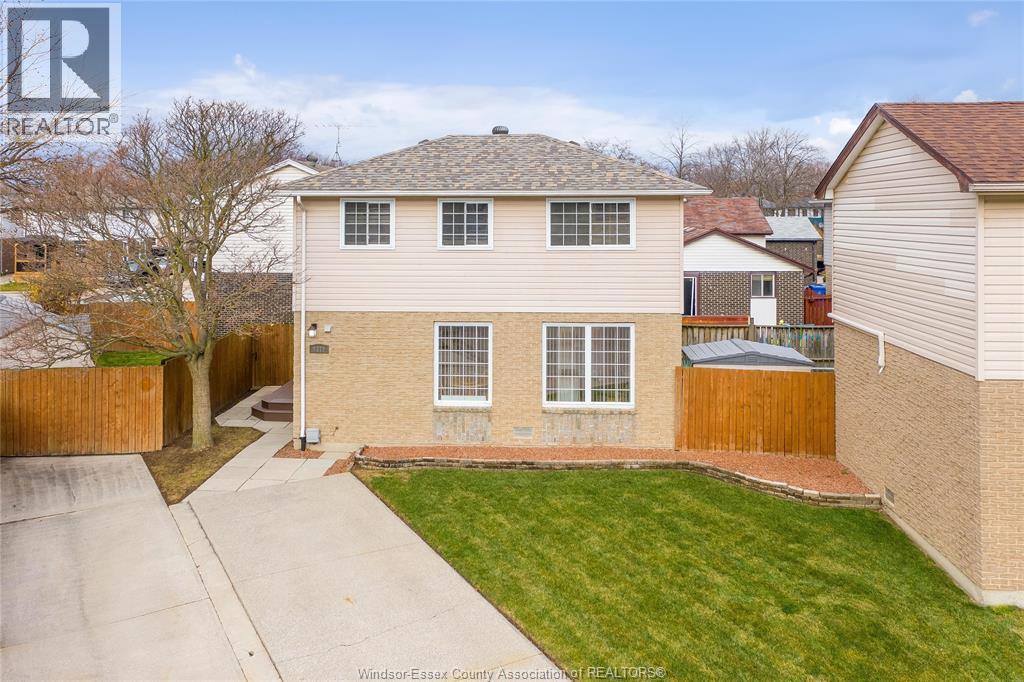 9318 Bayswater Court, Windsor, Ontario  N8S 4L1 - Photo 1 - 25029438