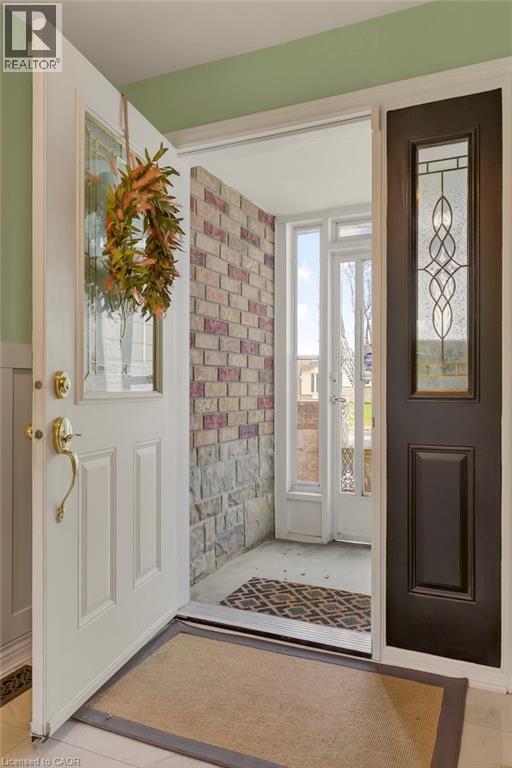 56 Elgar Avenue, Hamilton, Ontario  L9C 4E1 - Photo 4 - 40790986