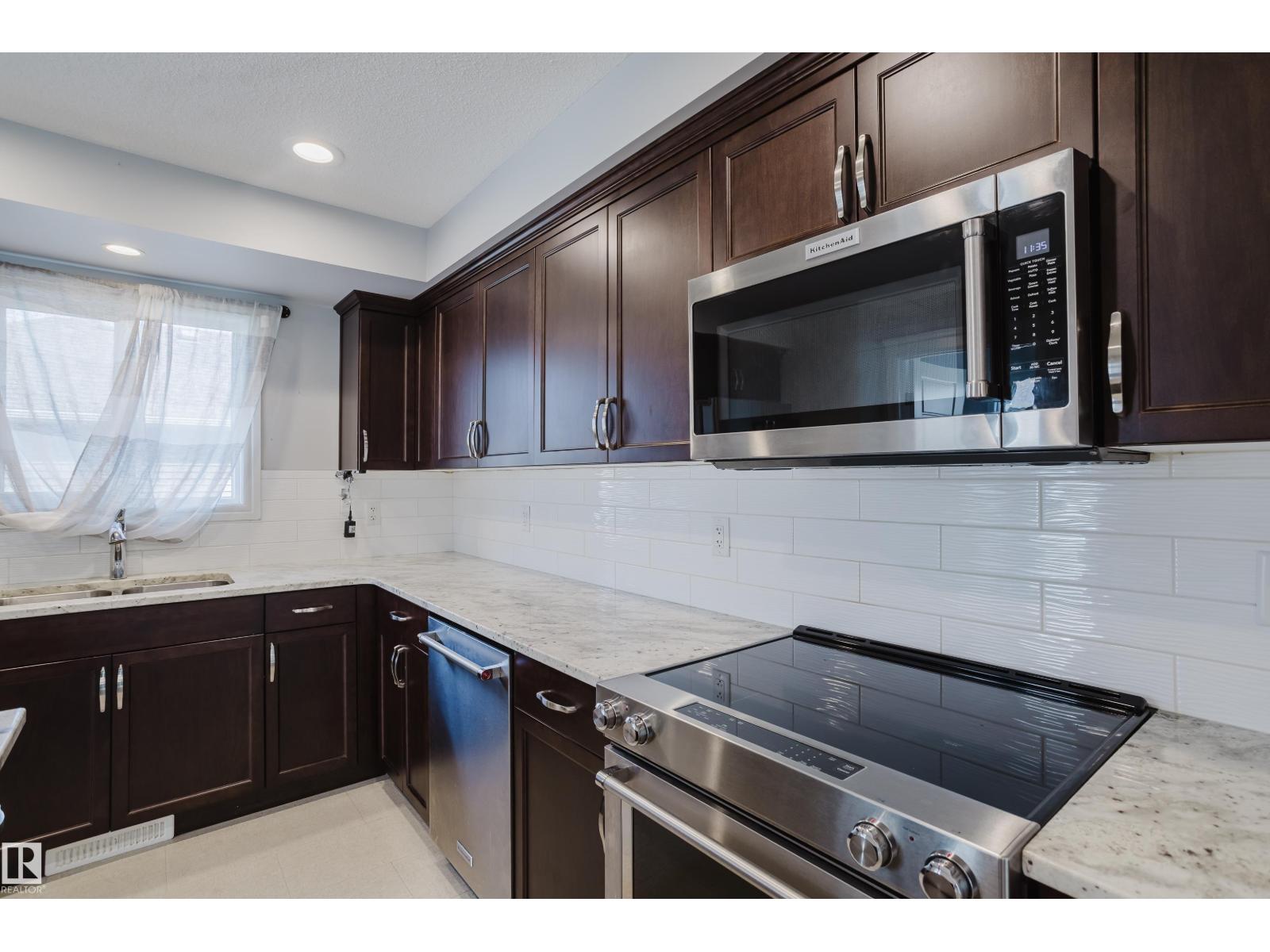 184 Desrochers Ga Sw, Edmonton, Alberta  T6W 3H8 - Photo 3 - E4466879