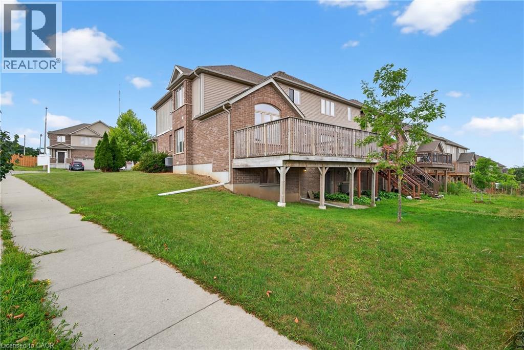 420 Avens Street, Waterloo, Ontario  N2V 0B5 - Photo 2 - 40774029