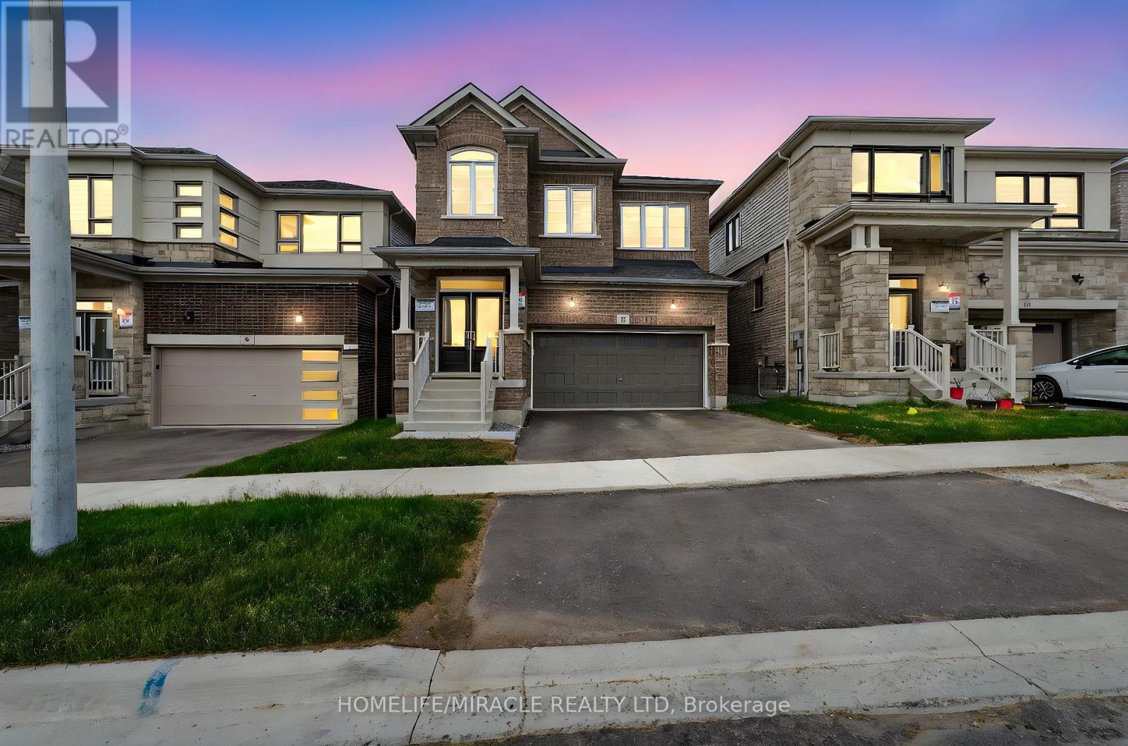 11 PHOENIX BOULEVARD, Barrie, Ontario