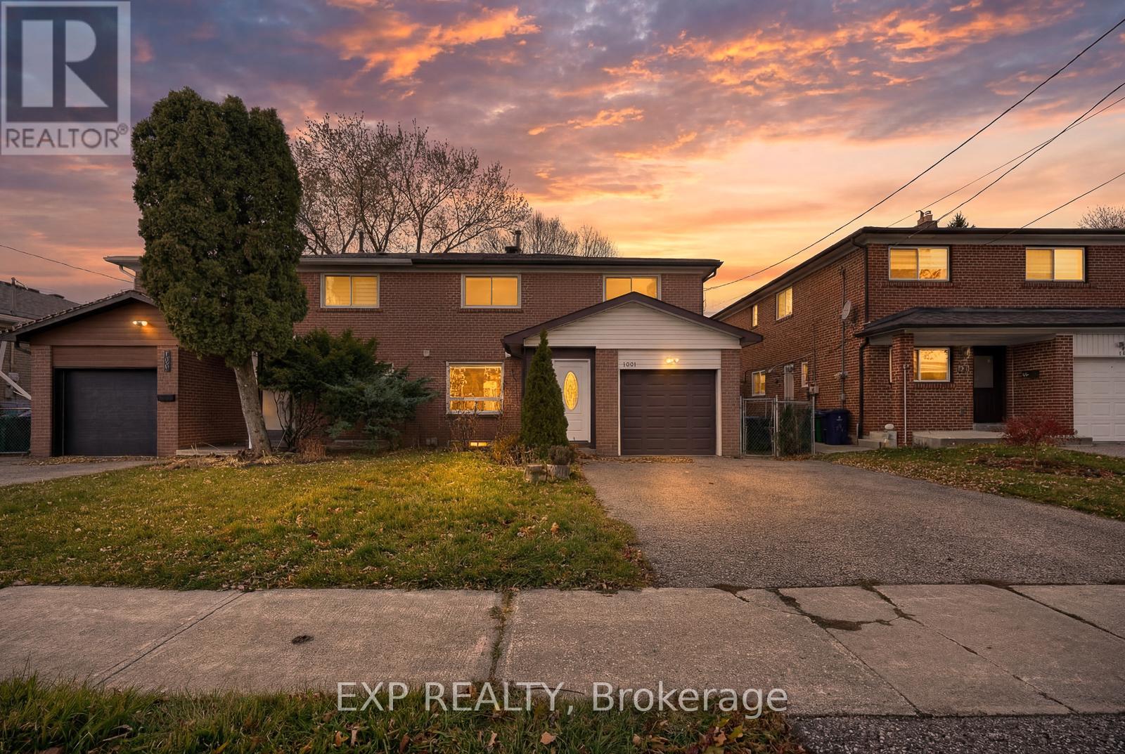 # UPPER - 109 FONTAINBLEAU DRIVE, Toronto, Ontario