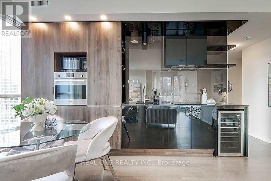 2611 - 70 Temperance Street, Toronto, Ontario  M5H 4E8 - Photo 12 - C12584432