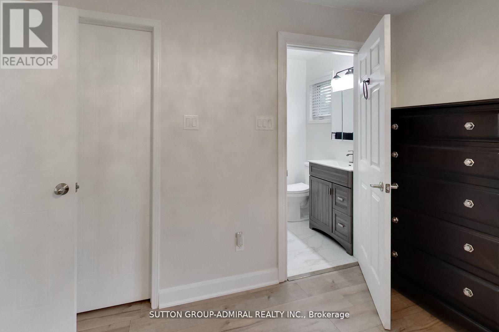 11 Club Court, Wasaga Beach, Ontario  L9Z 1J8 - Photo 19 - S12584426