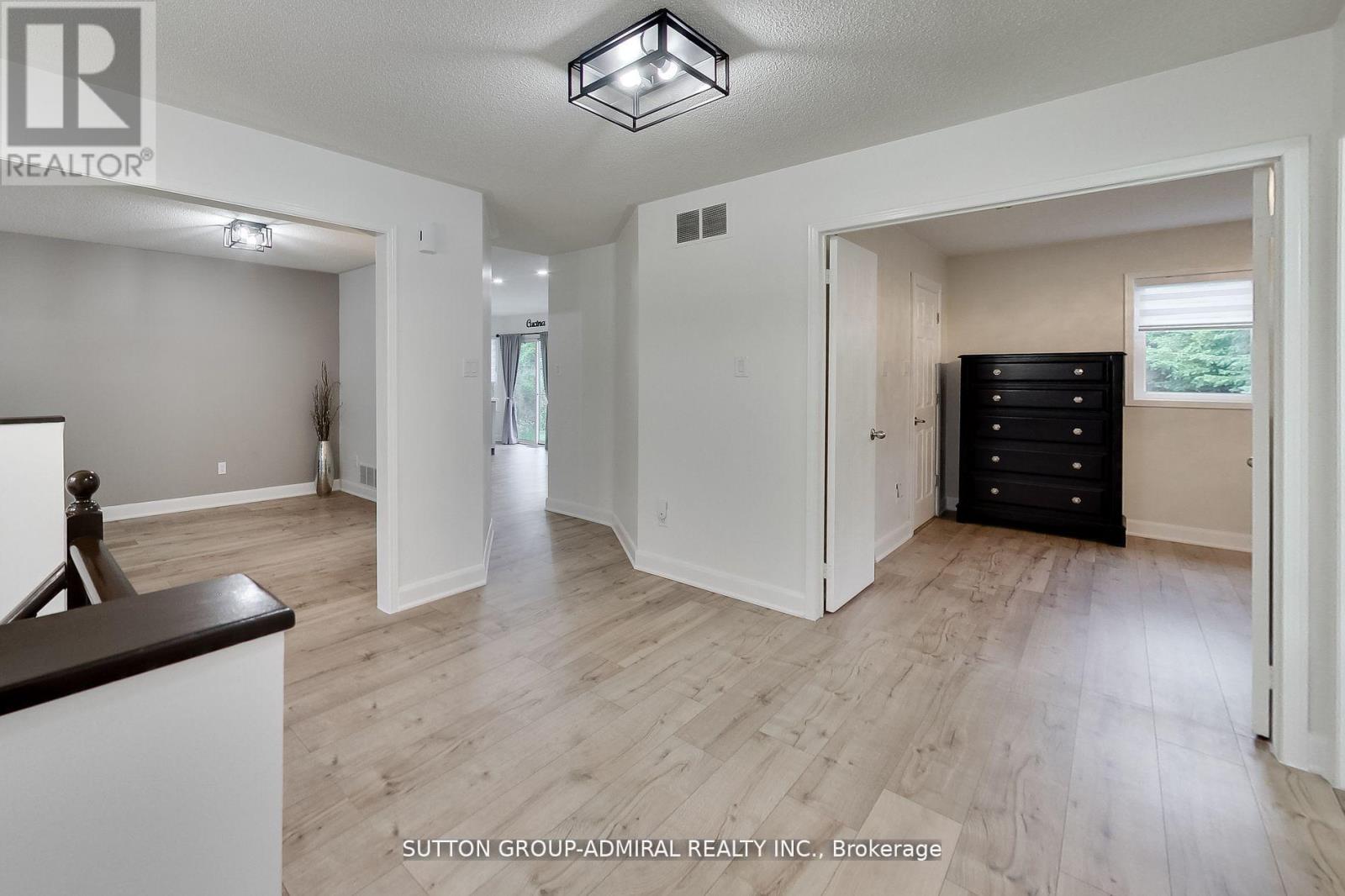 11 Club Court, Wasaga Beach, Ontario  L9Z 1J8 - Photo 23 - S12584426