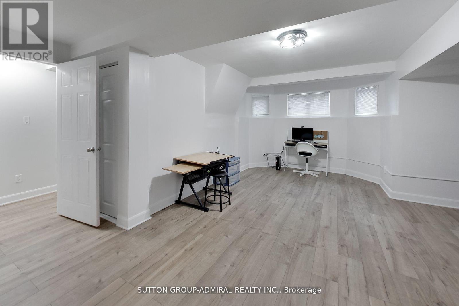 11 Club Court, Wasaga Beach, Ontario  L9Z 1J8 - Photo 25 - S12584426