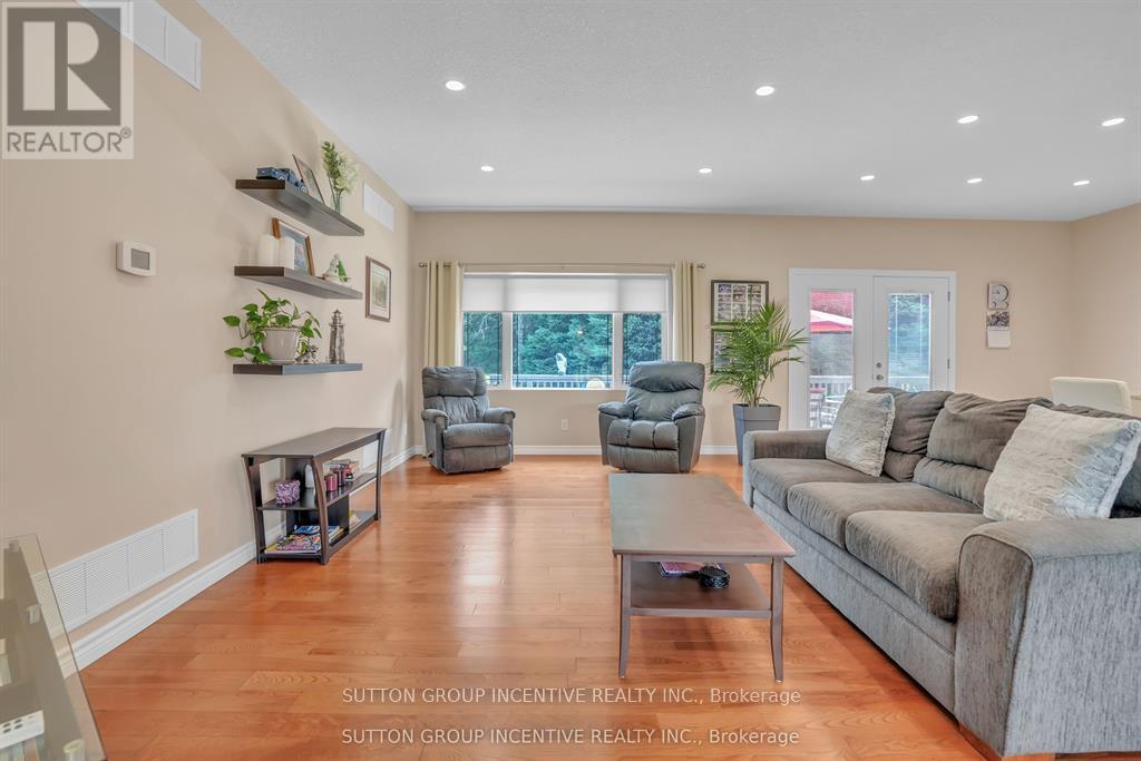 13895 County Rd 27 Road, Springwater, Ontario  L0L 2K0 - Photo 10 - S12584458