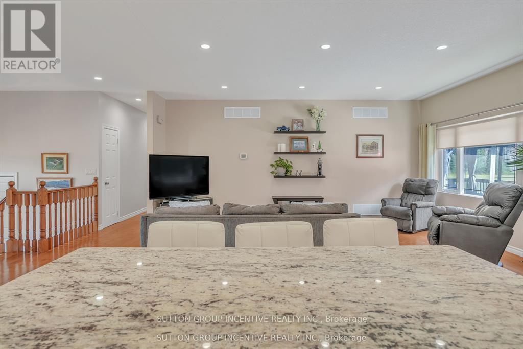 13895 County Rd 27 Road, Springwater, Ontario  L0L 2K0 - Photo 17 - S12584458