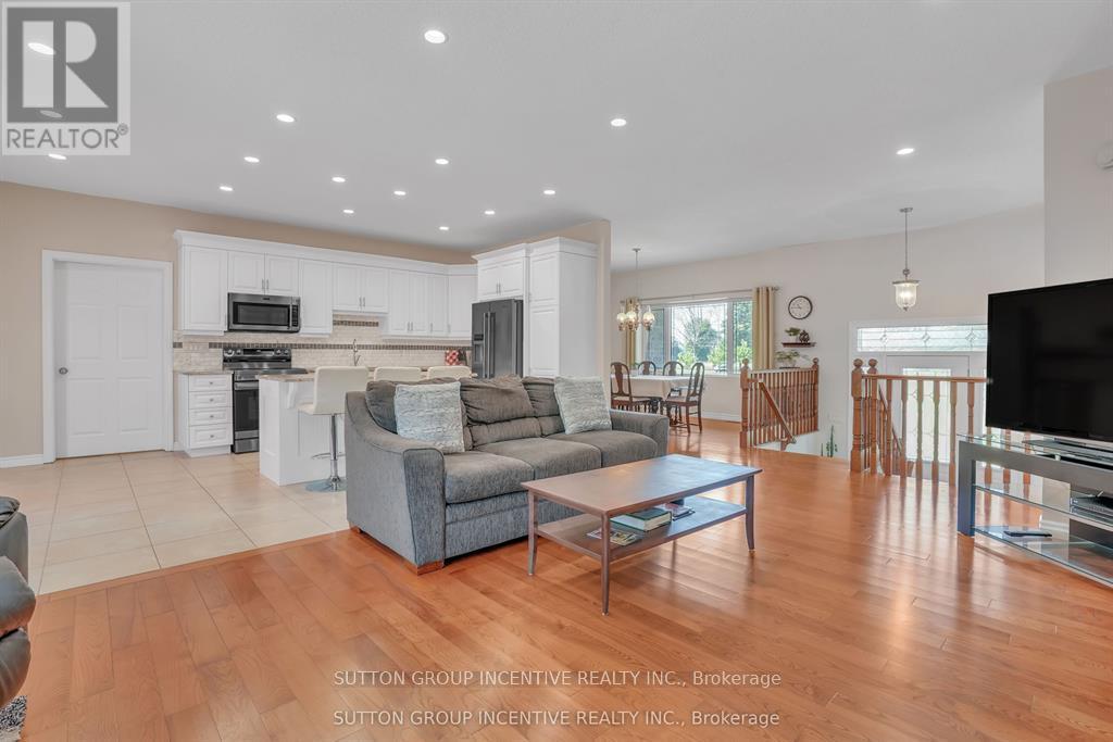 13895 County Rd 27 Road, Springwater, Ontario  L0L 2K0 - Photo 8 - S12584458