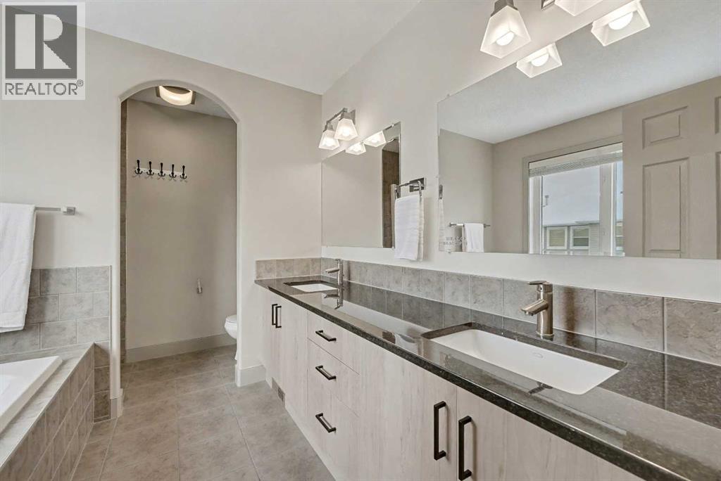 164 Royal Oak Manor Nw, Calgary, Alberta  T3G 0A6 - Photo 24 - A2272375