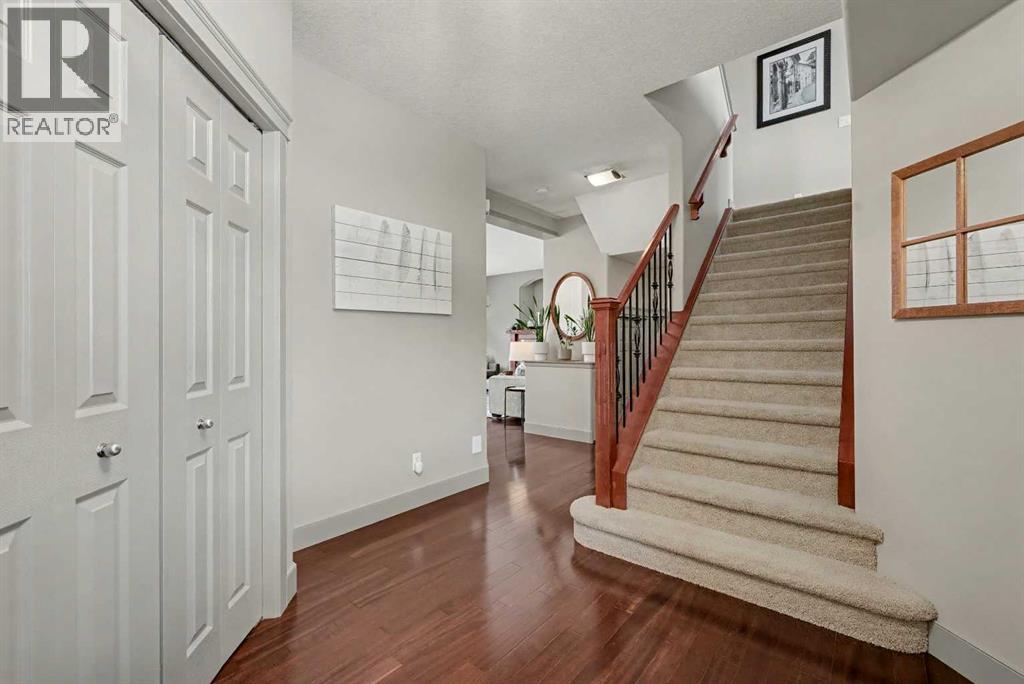 164 Royal Oak Manor Nw, Calgary, Alberta  T3G 0A6 - Photo 2 - A2272375