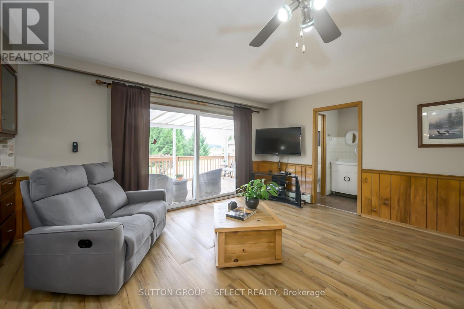 23605 Coldstream Road, Middlesex Centre, Ontario  N0L 1R0 - Photo 13 - X12584490