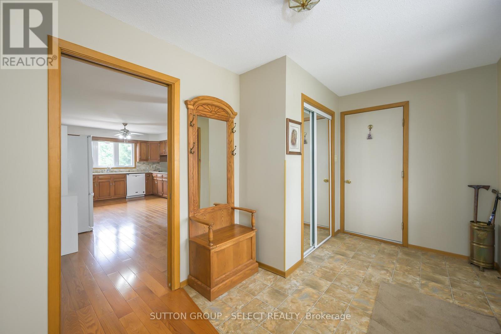 23605 Coldstream Road, Middlesex Centre, Ontario  N0L 1R0 - Photo 5 - X12584490