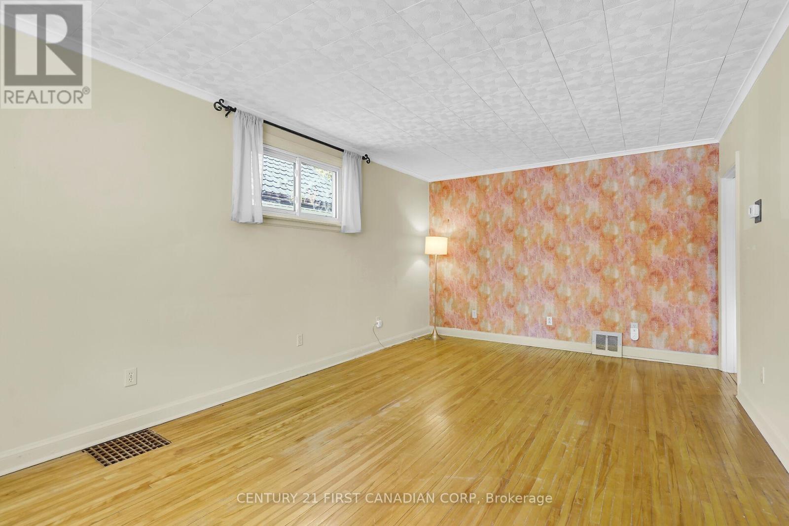 42 Briscoe Street E, London South, Ontario  N6C 1W9 - Photo 16 - X12584624