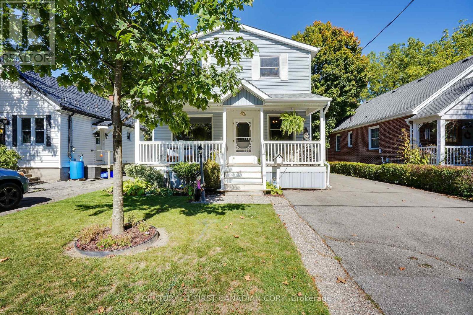 42 Briscoe Street E, London South, Ontario  N6C 1W9 - Photo 2 - X12584624