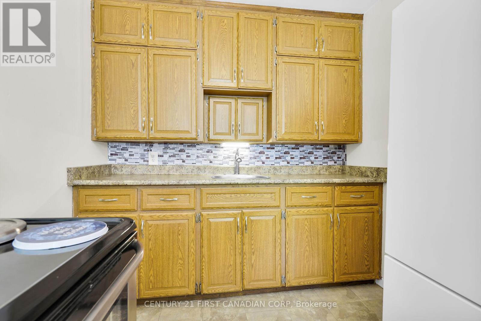 42 Briscoe Street E, London South, Ontario  N6C 1W9 - Photo 9 - X12584624