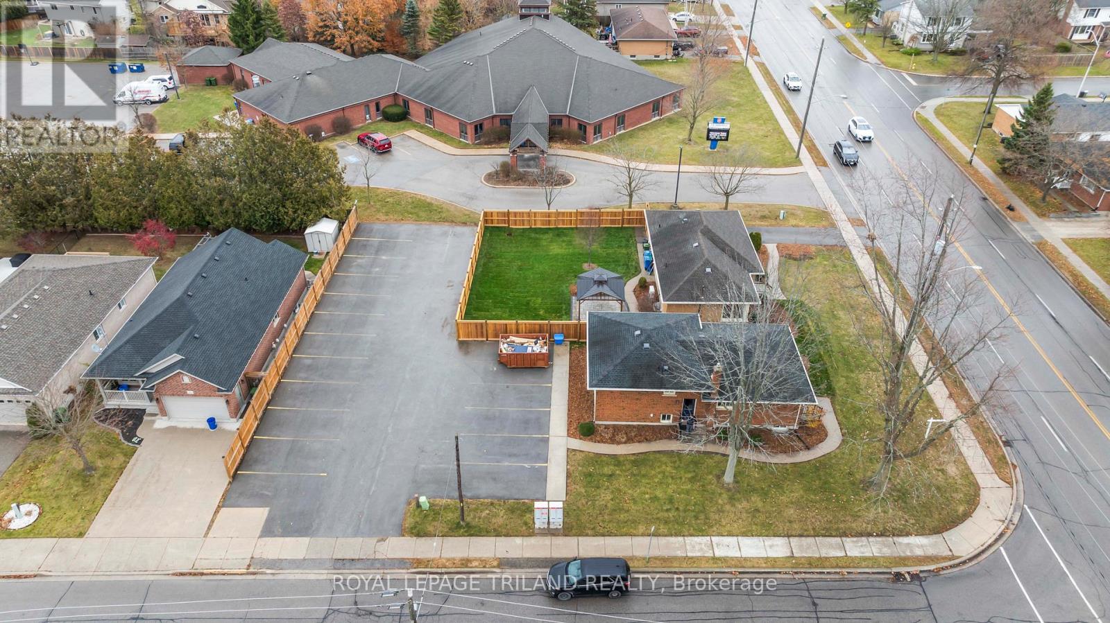 358 Elm Street, St. Thomas, Ontario  N5R 1K1 - Photo 2 - X12584674