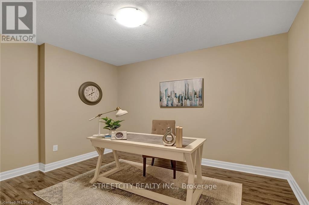 903 - 240 Villagewalk Boulevard N, London North, Ontario  N6G 0P6 - Photo 11 - X12584698