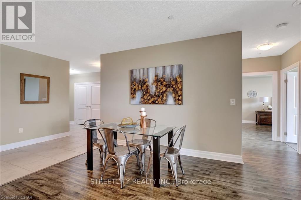 903 - 240 Villagewalk Boulevard N, London North, Ontario  N6G 0P6 - Photo 12 - X12584698