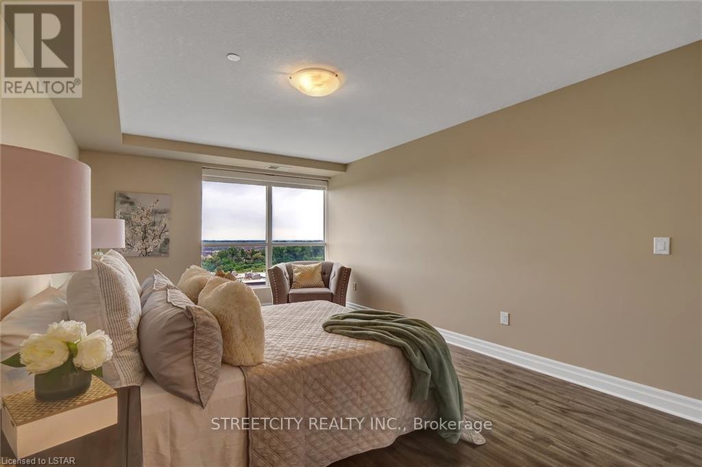 903 - 240 Villagewalk Boulevard N, London North, Ontario  N6G 0P6 - Photo 14 - X12584698