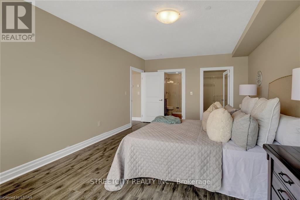 903 - 240 Villagewalk Boulevard N, London North, Ontario  N6G 0P6 - Photo 15 - X12584698