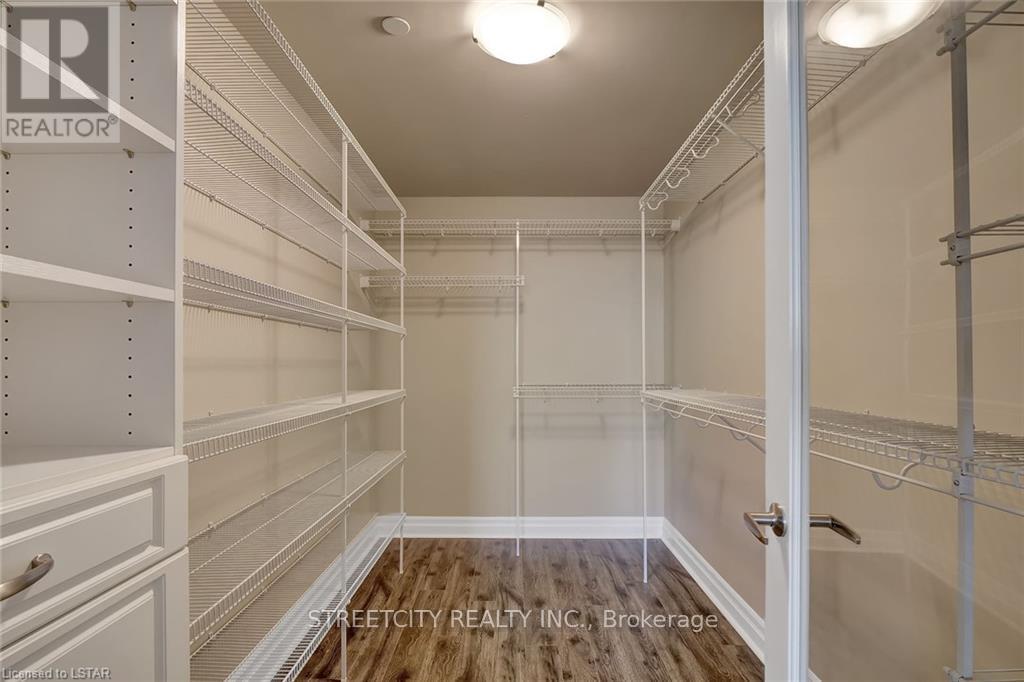 903 - 240 Villagewalk Boulevard N, London North, Ontario  N6G 0P6 - Photo 16 - X12584698