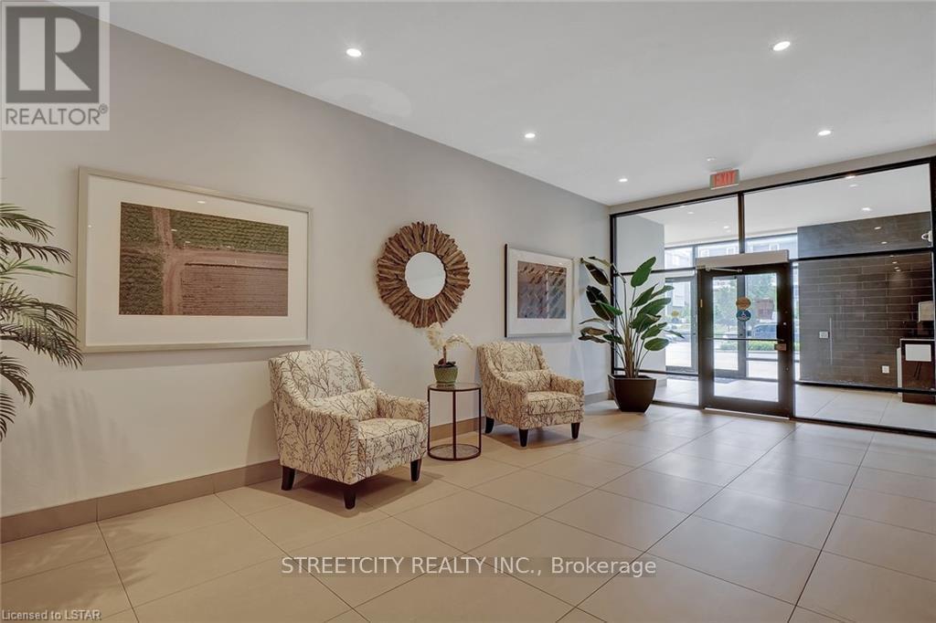 903 - 240 Villagewalk Boulevard N, London North, Ontario  N6G 0P6 - Photo 2 - X12584698