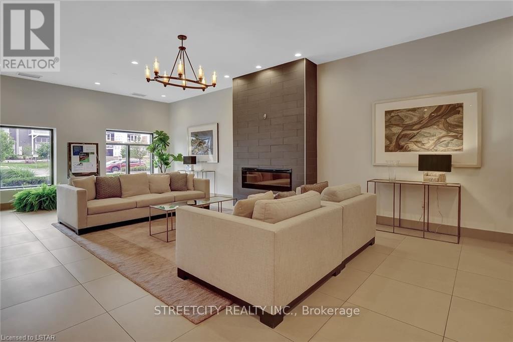 903 - 240 Villagewalk Boulevard N, London North, Ontario  N6G 0P6 - Photo 3 - X12584698