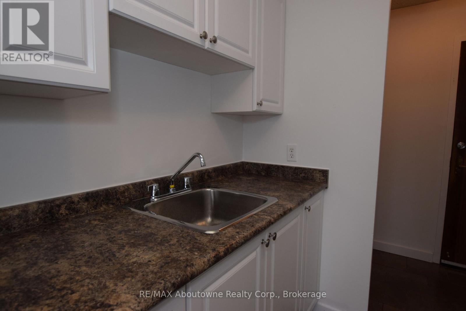 505 - 36 Freeborn Avenue, Brantford, Ontario  N3S 7J1 - Photo 10 - X12573074