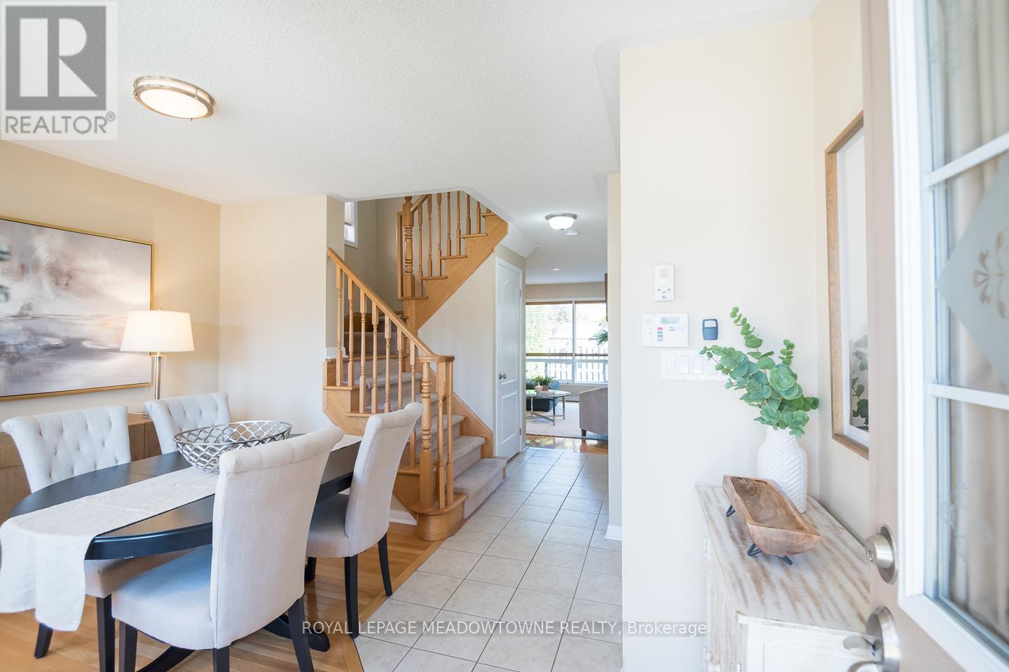 701 Thompson Road S, Milton, Ontario  L9T 5W8 - Photo 2 - W12575300