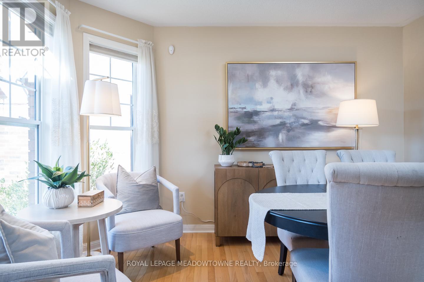 701 Thompson Road S, Milton, Ontario  L9T 5W8 - Photo 3 - W12575300