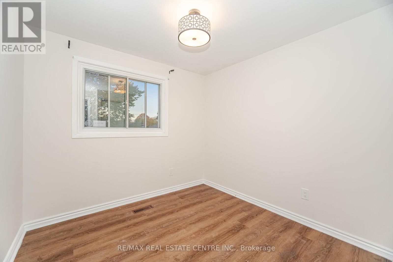 51 Crawford Drive, Brampton, Ontario  L6V 2C6 - Photo 23 - W12584378