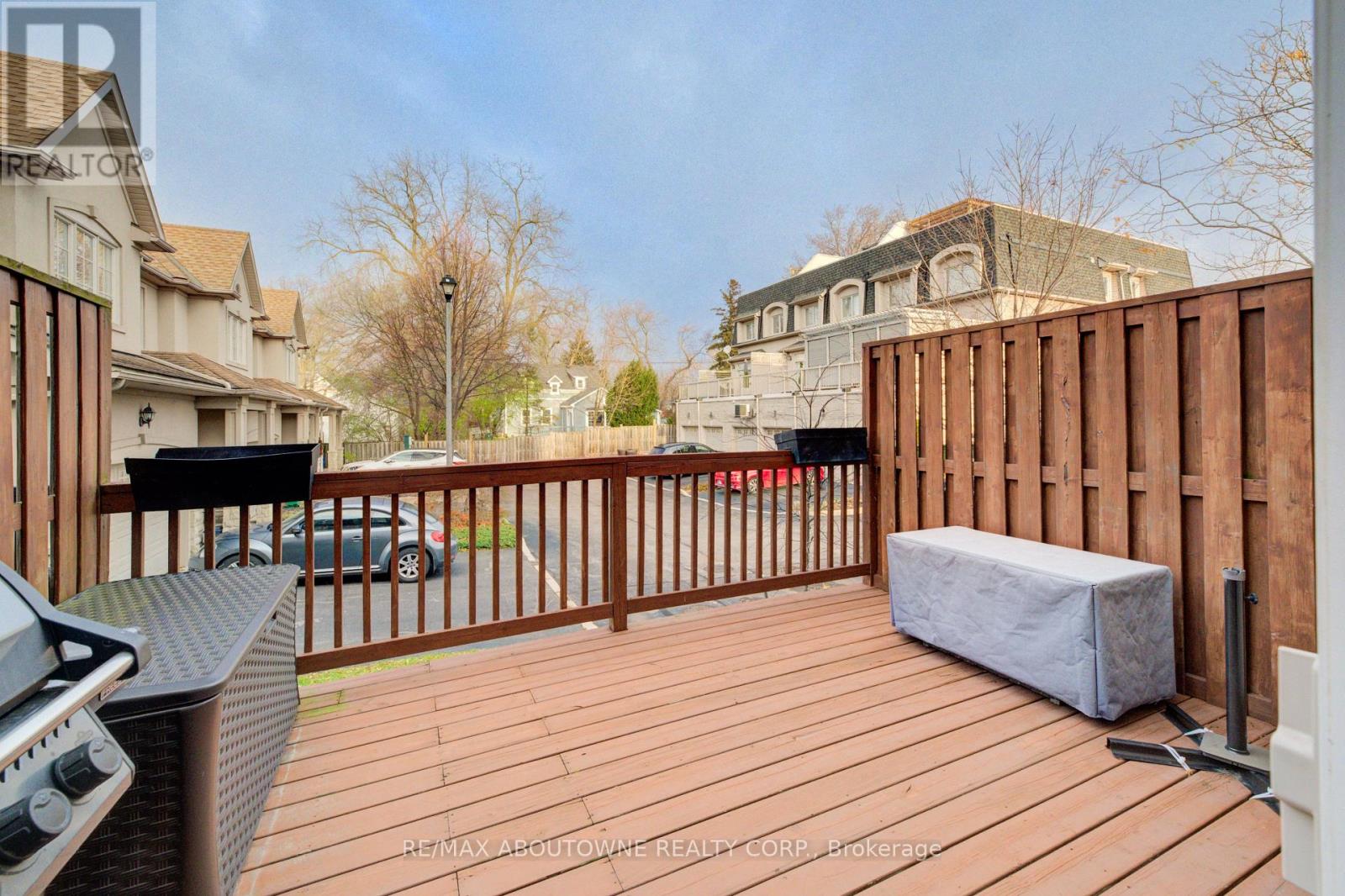 6 - 2351 Lakeshore Road, Oakville, Ontario  L6L 1H4 - Photo 13 - W12584452