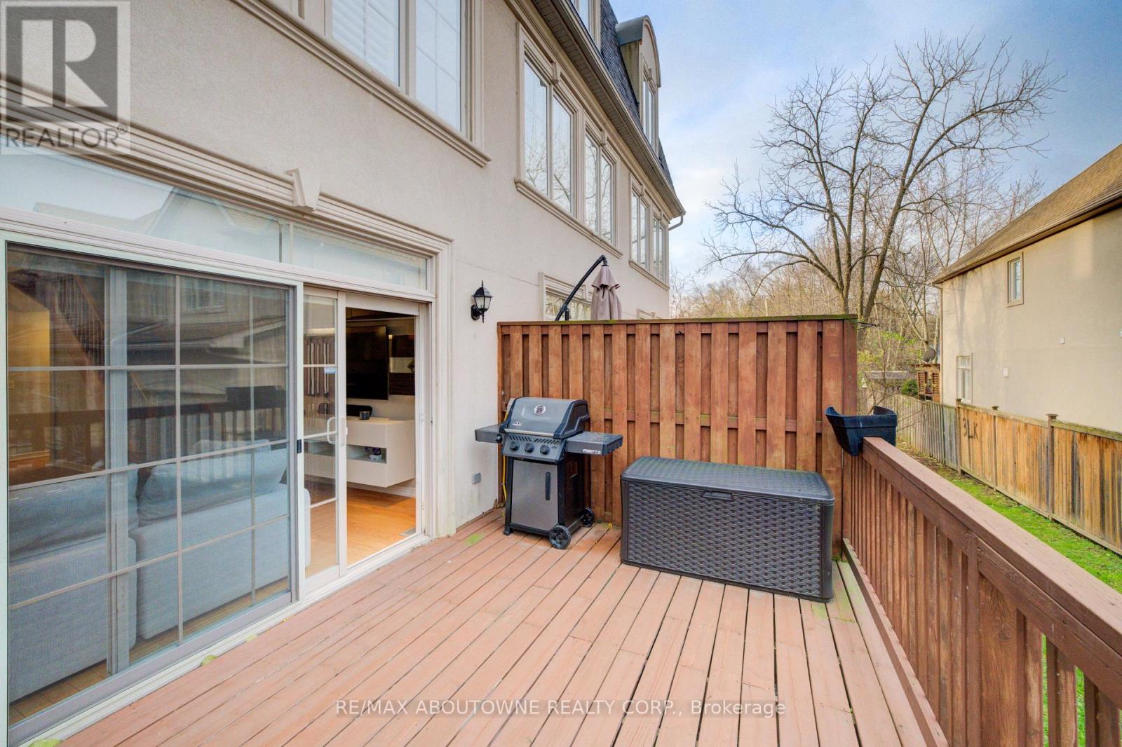 6 - 2351 Lakeshore Road, Oakville, Ontario  L6L 1H4 - Photo 14 - W12584452