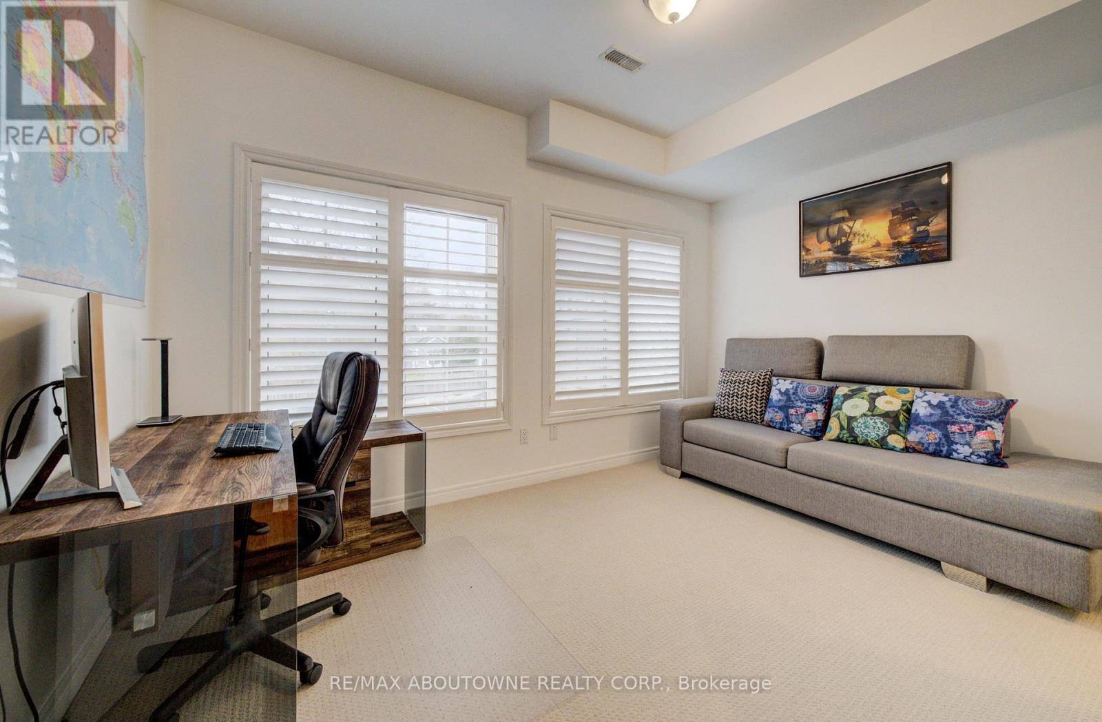 6 - 2351 Lakeshore Road, Oakville, Ontario  L6L 1H4 - Photo 15 - W12584452