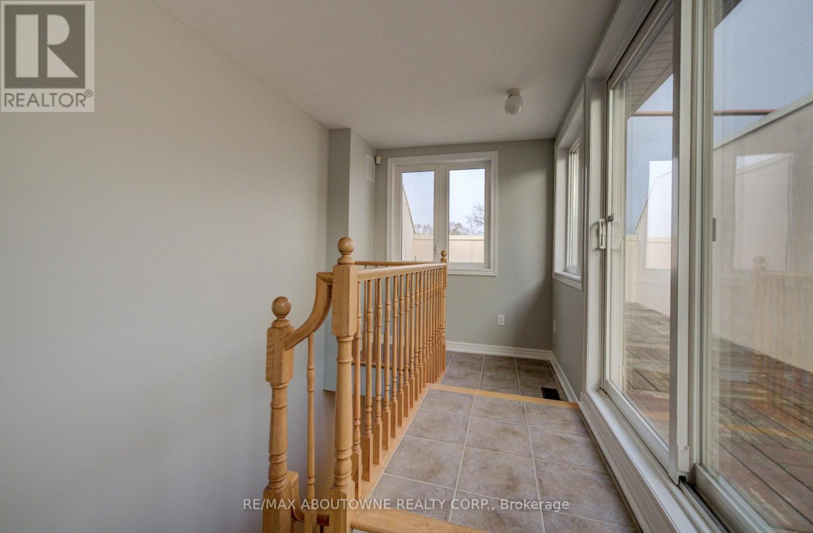 6 - 2351 Lakeshore Road, Oakville, Ontario  L6L 1H4 - Photo 26 - W12584452