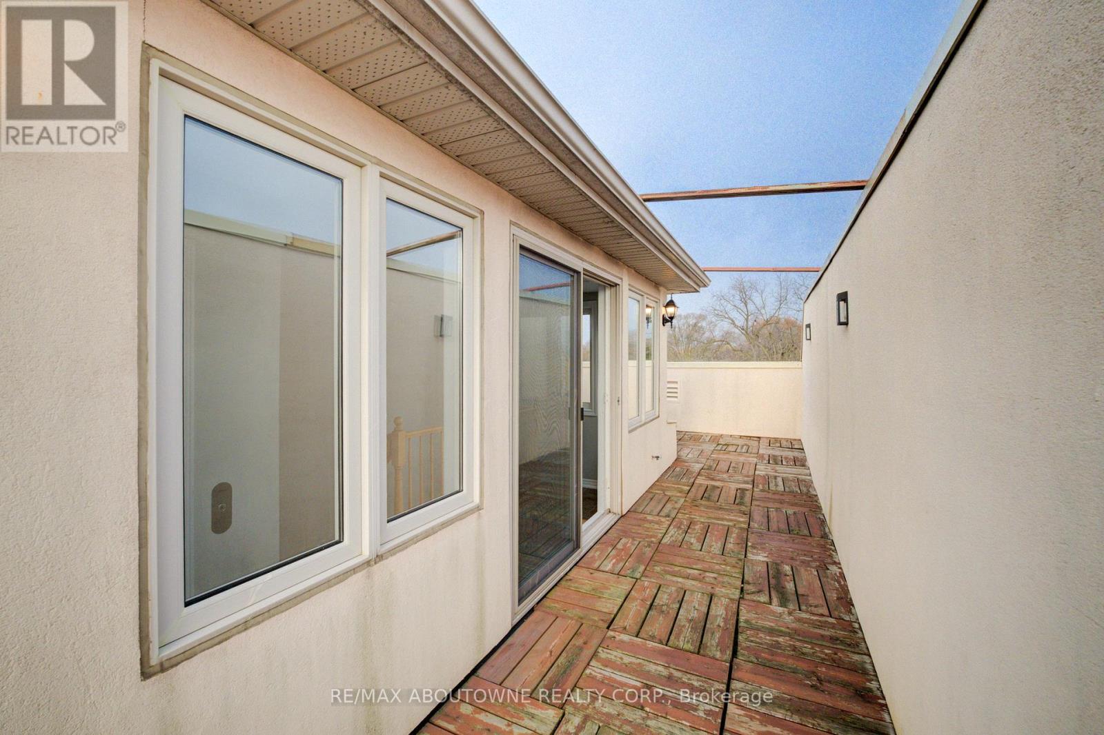 6 - 2351 Lakeshore Road, Oakville, Ontario  L6L 1H4 - Photo 28 - W12584452