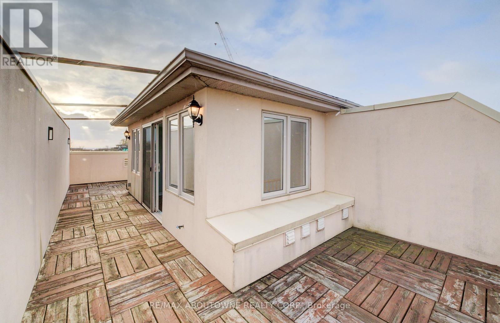 6 - 2351 Lakeshore Road, Oakville, Ontario  L6L 1H4 - Photo 29 - W12584452